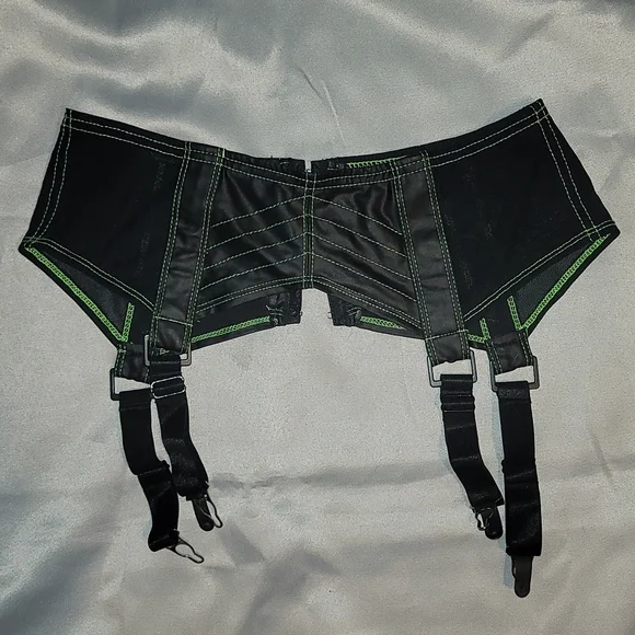 Lip Service Desensitized Garter Belt S - Picture 1 of 4